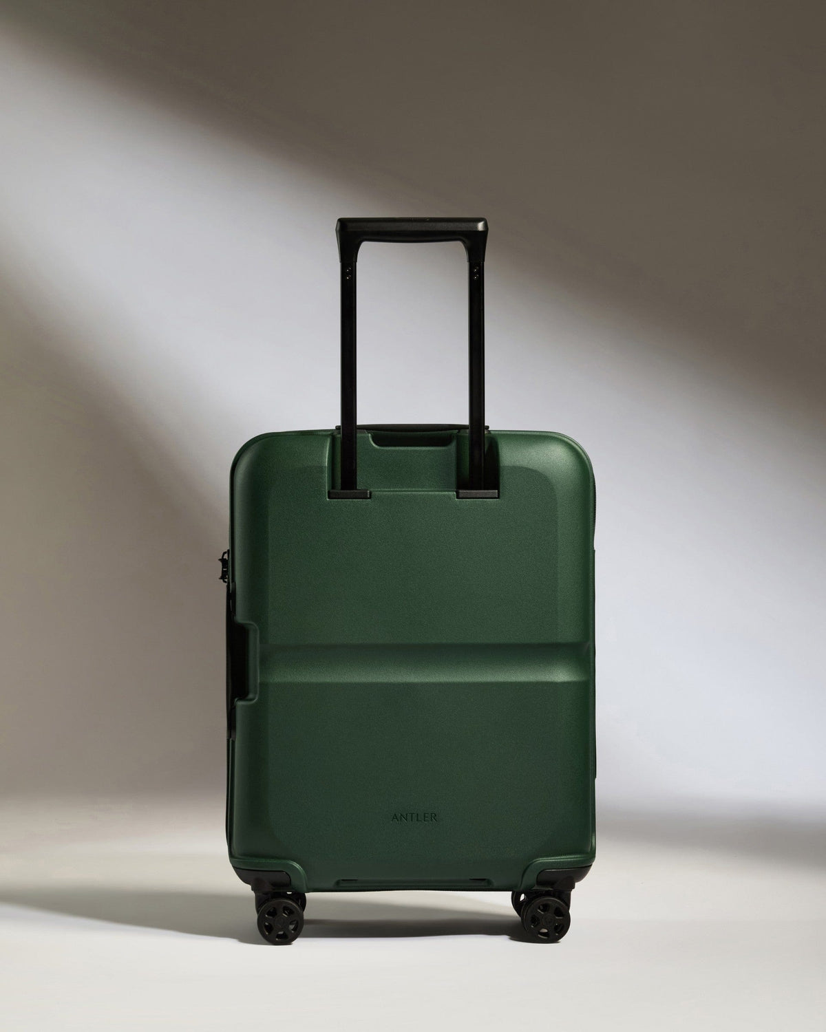 Antler Luggage - Cabin Suitcase in Antler Green - Single Stripe - Hard Suitcase Cabin Suitcase in Green - Single Stripe | Cabin Bag & Hard Luggage