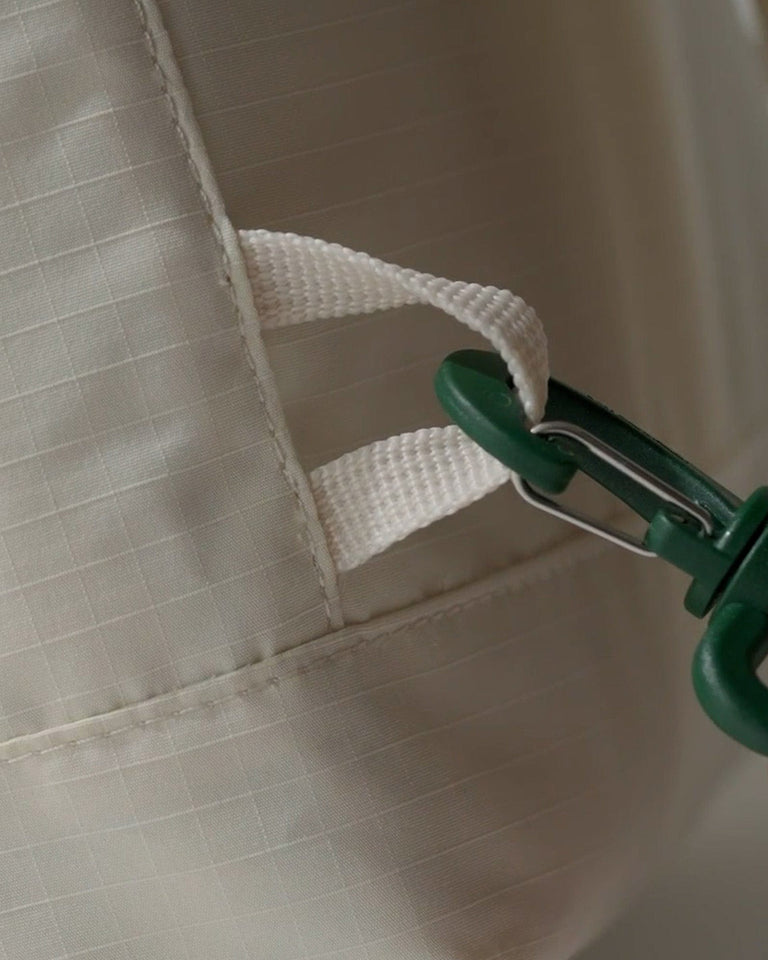 a close up of a zipper