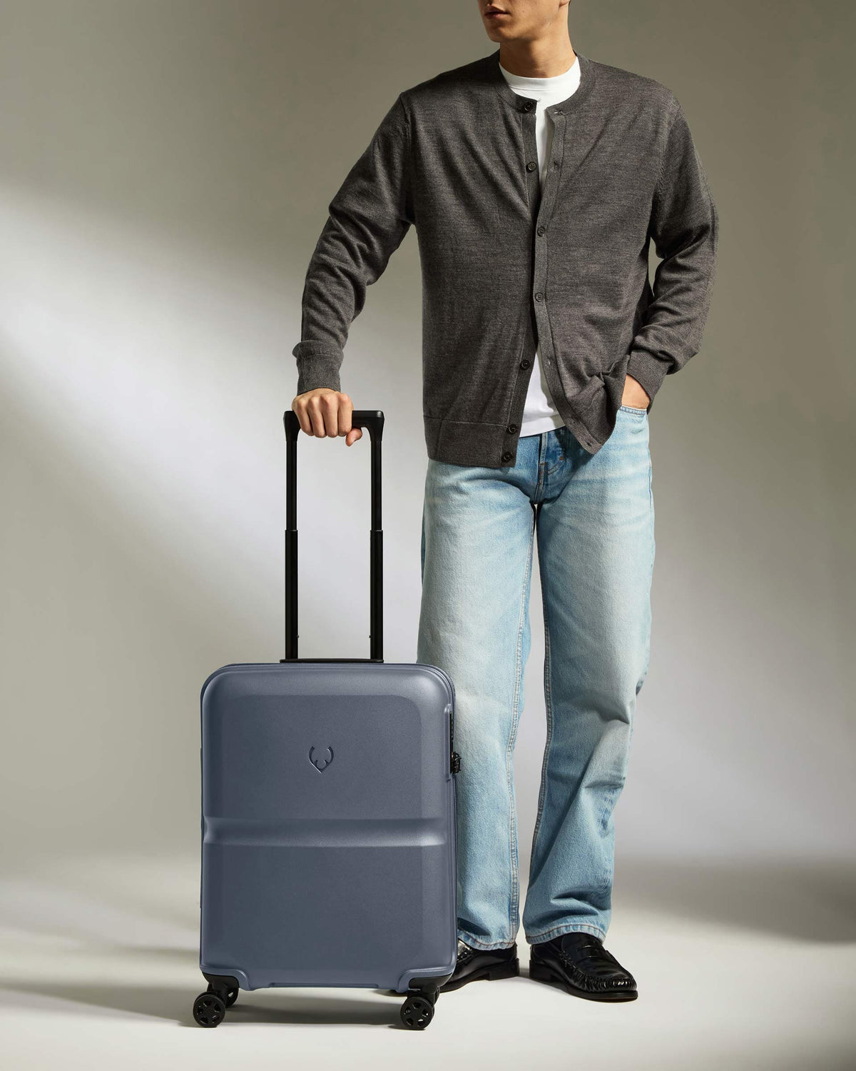 Antler Luggage -  Cabin Suitcase in Atlantic Grey - Single Stripe - Hard Suitcase - Standard Cabin Cabin Suitcase in Atlantic Grey - Single Stripe | Cabin Bag & Hard Luggage