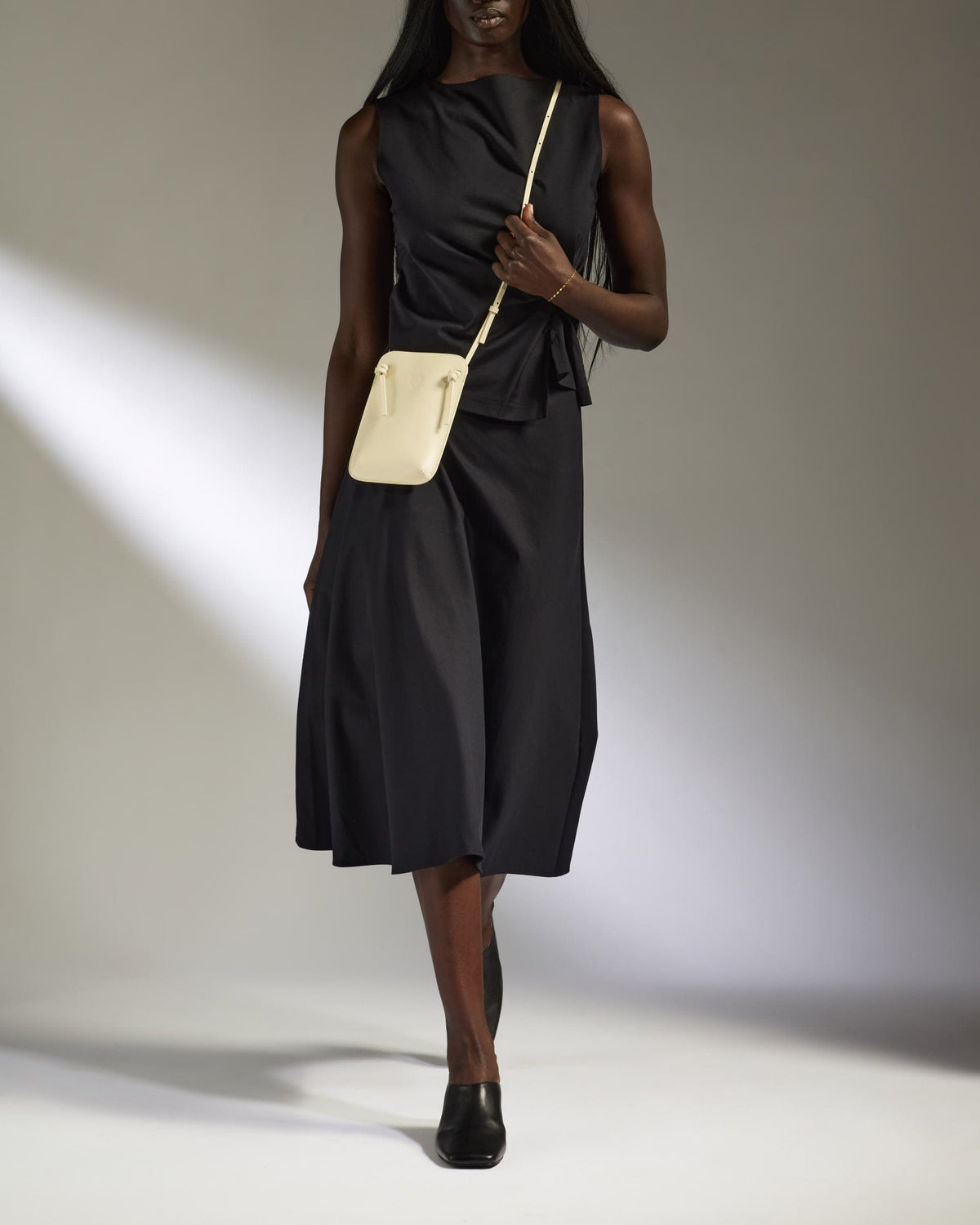 Antler Luggage -  Crossbody Bag in Cream Leather - 1914 Collection - Cross Body Bag Crossbody Bag in Cream Leather - 1914 Collection | Travel Bag & Accessories