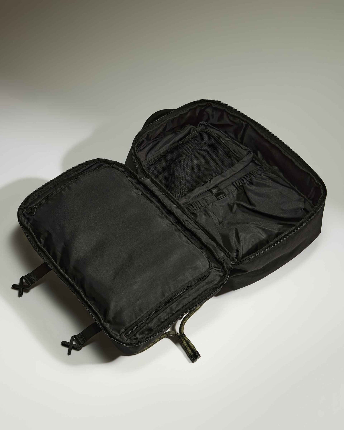 Antler Luggage -  Discovery Backpack in Carbon Black - Backpack Discovery Backpack in Black | Rucksacks & Travel Bags