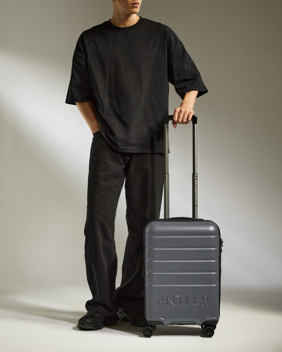 Antler Luggage -  Expandable Cabin Suitcase in Granite - Logo - Hard Suitcase - Standard Cabin Expandable Cabin Suitcase Grey| Lightweight Hard Shell Luggage