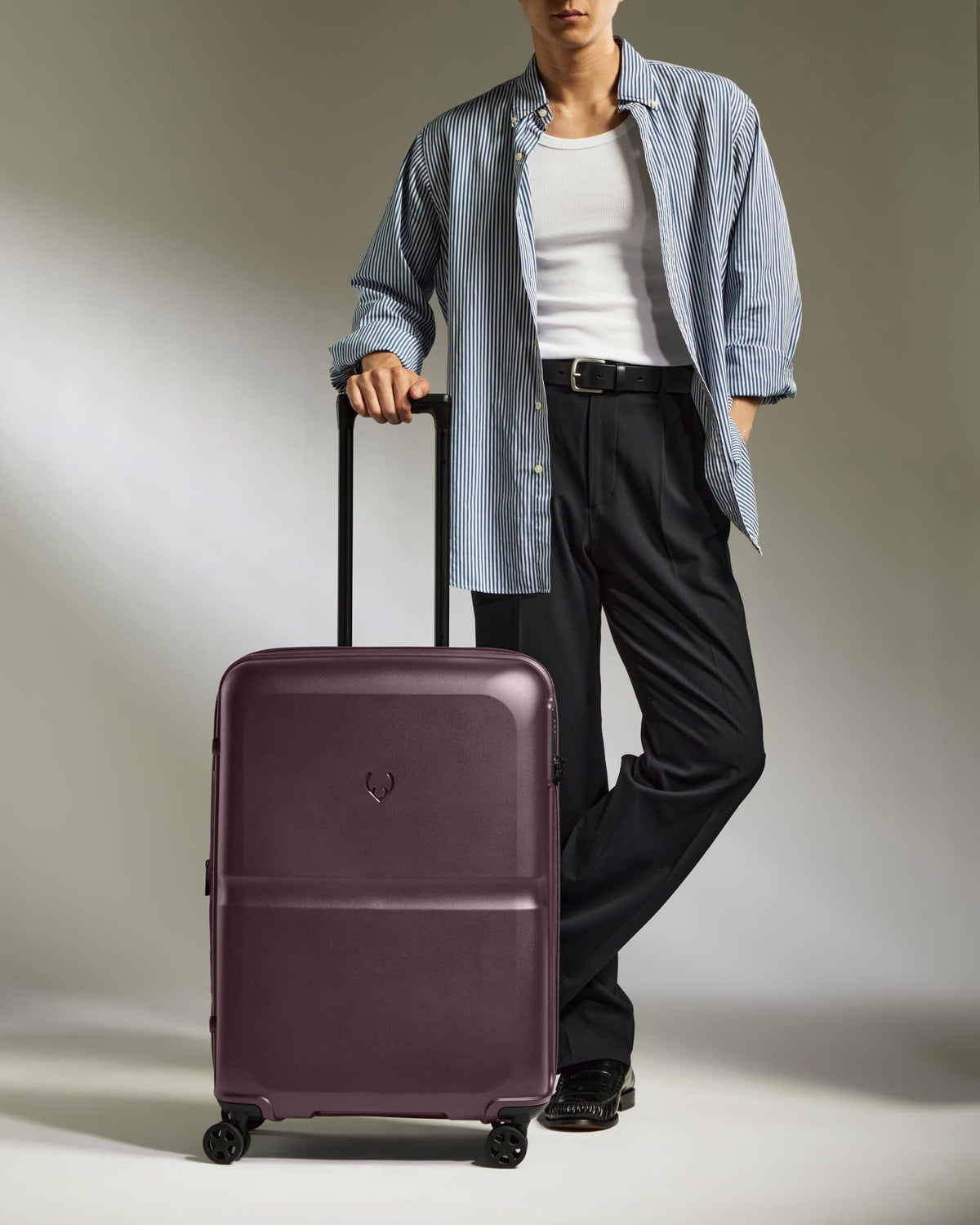 Antler Luggage -  Medium Suitcase in Lagoon Red - Single Stripe - Hard Suitcase - Medium Medium Suitcase in Lagoon Red - Single Stripe | Check Luggage